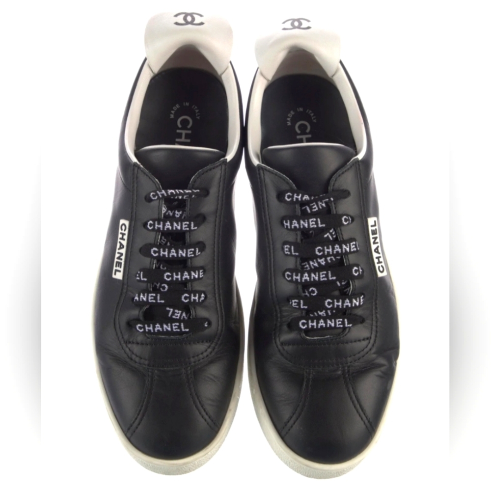 $700 CHANEL Authentic Leather Low Top Sneakers